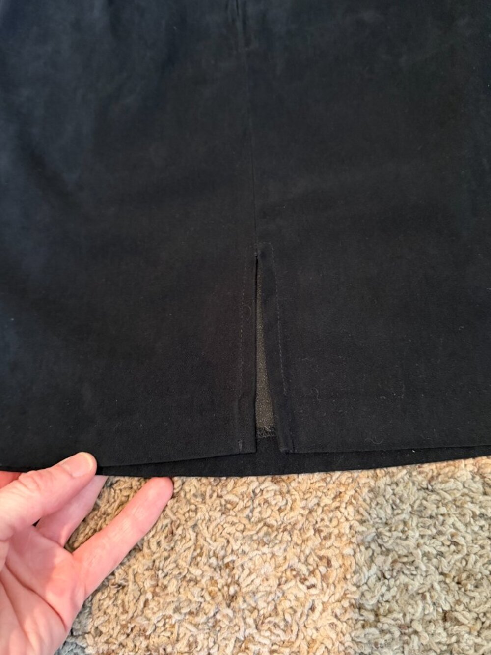 Briggs New York Vintage Black Velvet Pencil Skirt - Size 4P Minimalist - Picture 7 of 14
